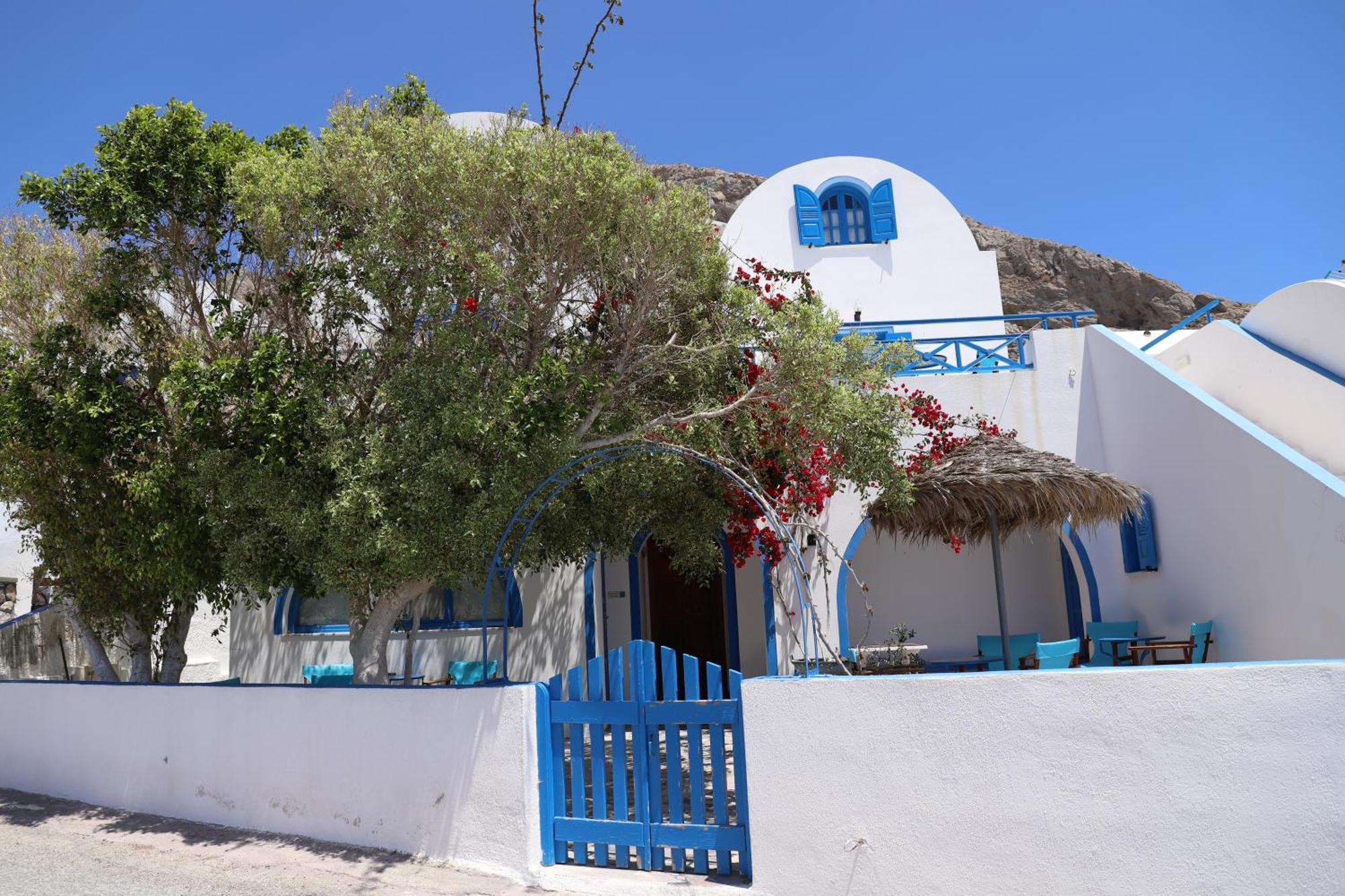 Santorini Seaside Retreat - Flora'S Summer Escape Perissa  Exterior photo